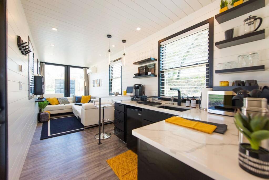 The Zephyr Modern Luxe Container Home Bellmead Exterior foto